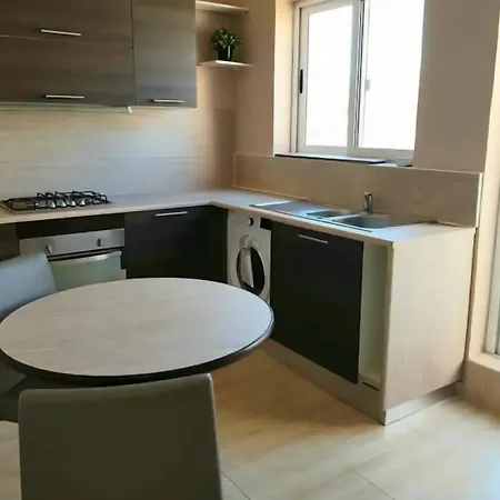 Apartment Private With En-suite Close To Valletta Hamrun