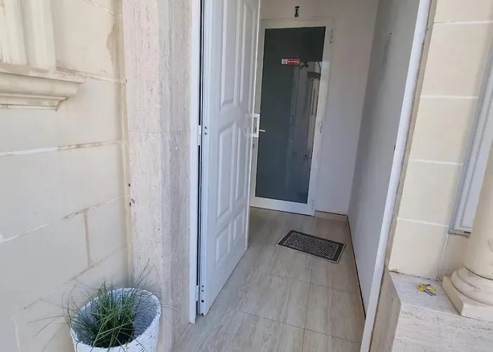 아파트 Private With En-suite Close To Valletta *